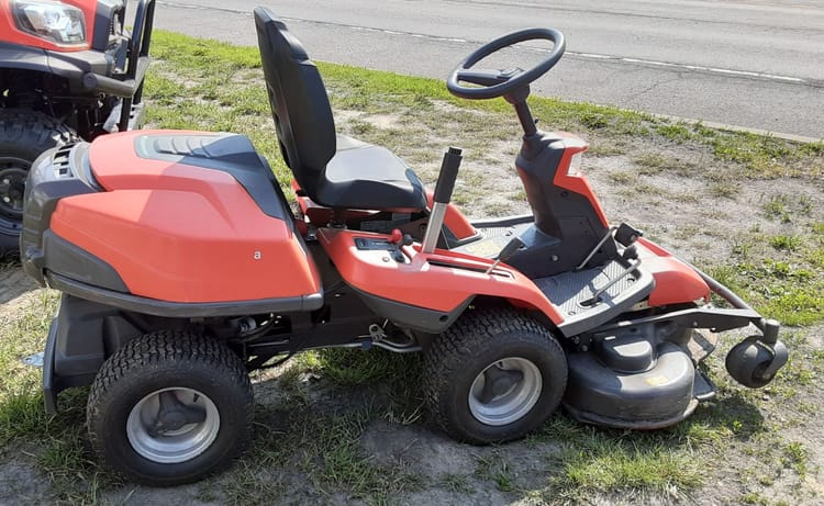 Husqvarna R322T AWD