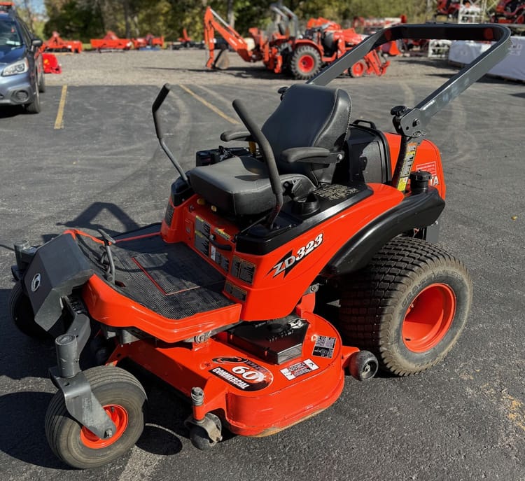 Kubota ZD323-60
